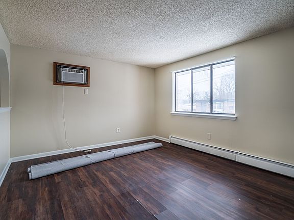 4th image of 188 Mead St APT 6
