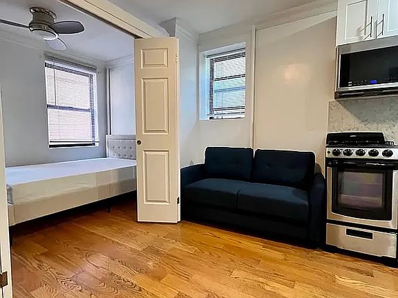 2nd image of 216 E 36th St APT 3r