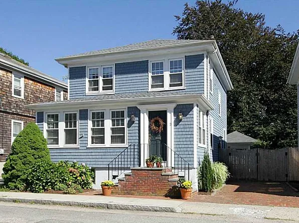 3 Curry Ave, Newport, RI 02840