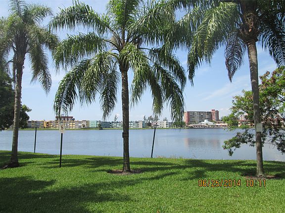 3rd image of 1570 NE 191st St APT 337