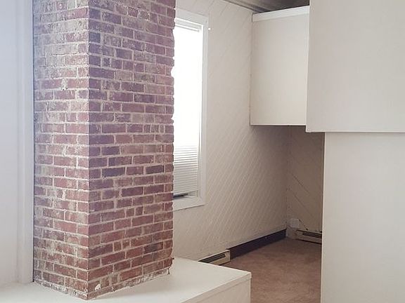 4th image of 232 NW 5th St APT A