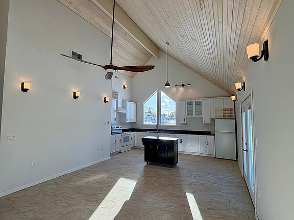 5th image of 415 George St