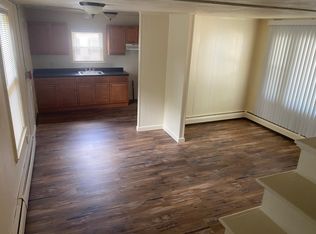 29 Pilgrim Ave, Coventry, RI 02816