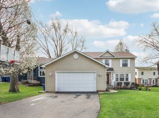 25241 W Entrance Dr, Lake Villa, IL 60046