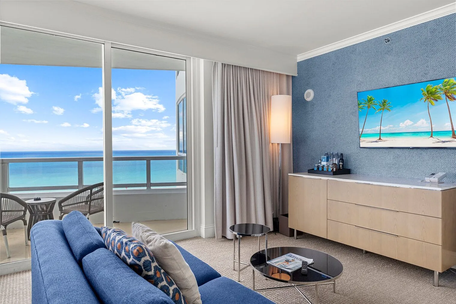1 bed, 2.0 bath, 1076 sqft, $12,042 — Photo 2