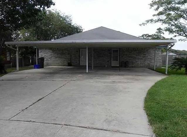 3 bed, 2.0 bath, 1400 sqft, $1,925 — Photo 1