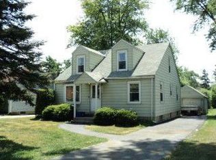 1114 White Ave, Aurora, IL 60506