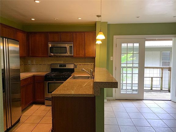 3rd image of 6307 Shadow Valley Dr #B