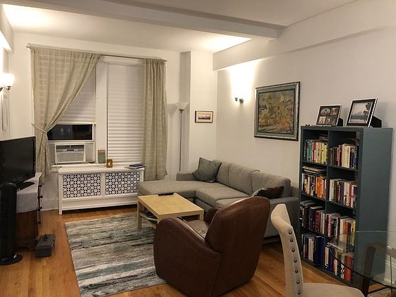 4th image of 200 W 70th St APT 8K