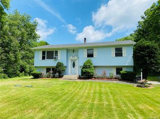 216 Saint Andrews Rd, Walden, NY 12586