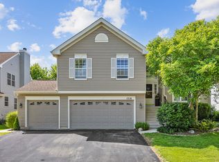 5718 Breezeland Rd, Carpentersville, IL 60110