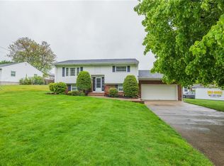 215 Poplar Dr, Cranston, RI 02920