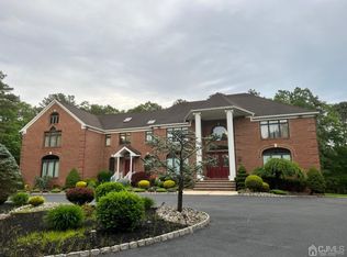 4 Pine Meadow Ct, East Brunswick, NJ 08816