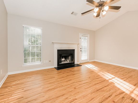 5th image of 530 Wyntuck Dr