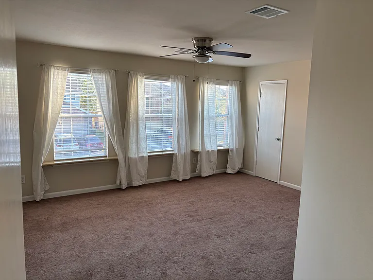 327 Remington Heights Dr — Photo 10