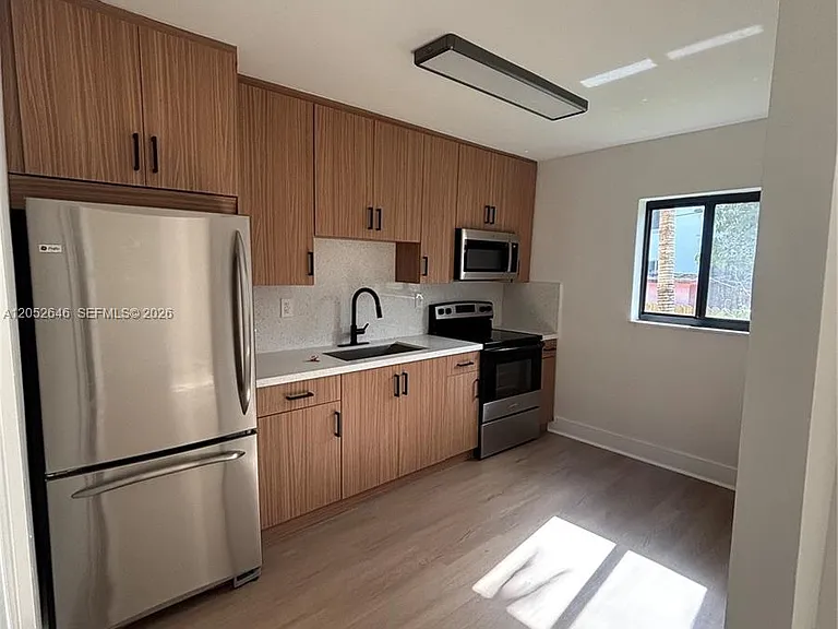 1353 NW 5th St #1 — Photo 1