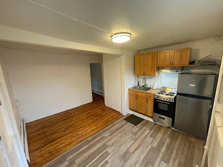 154 Main St #4 — Photo 2