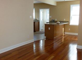 17 S Vassar Sq, Ventnor, NJ 08406