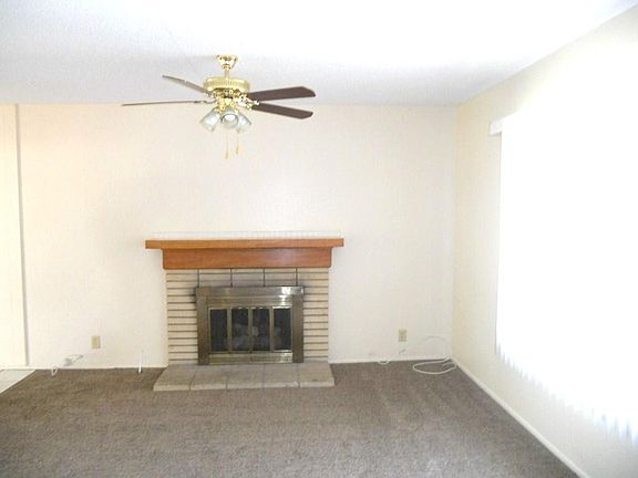 2nd image of 220 Linda Ln