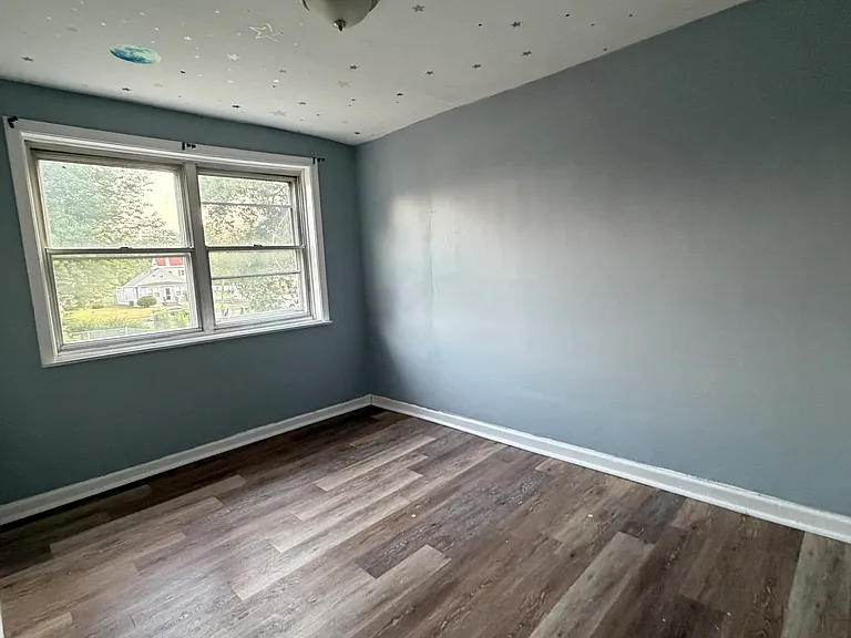 607 Berg Ave — Photo 15