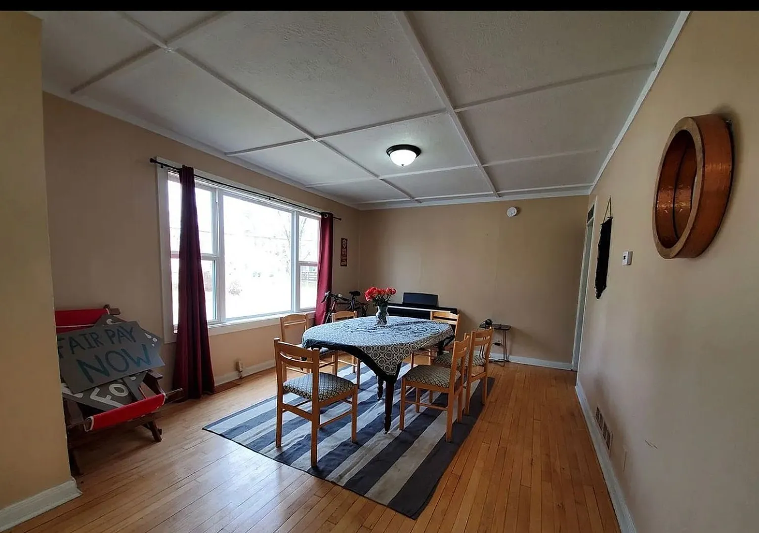 5BR - Walk to Campus! — Photo 3