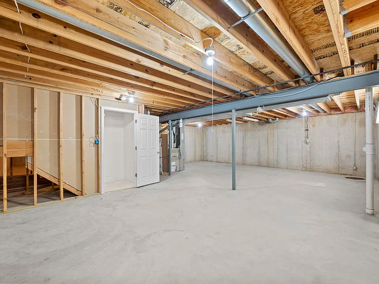 34 Bonhomme Richard Ct — Photo 44