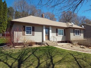 223 E Mission St, Strawberry Point, IA 52076