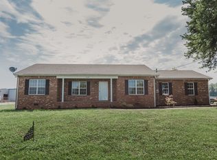 1037 Sportsman Club Rd, Russellville, KY 42276