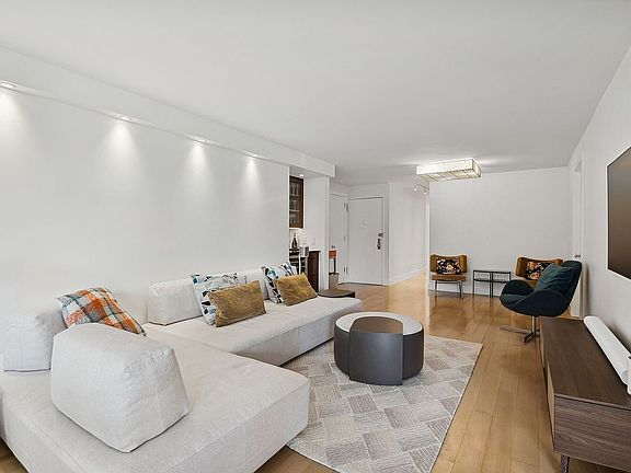 5th image of 400 E 85th St #4DE