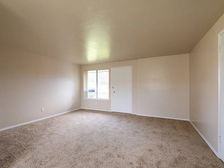 10922 Freiday St SW — Photo 9