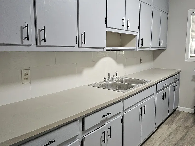 245 Stafford St NW #B — Photo 2