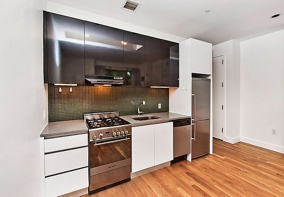 5th image of 315 Gates Ave #2DI