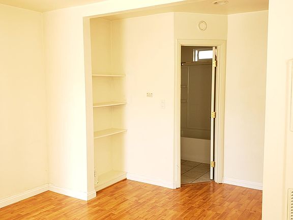 3rd image of 4121 Kendall St