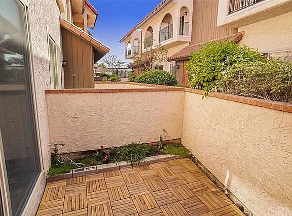 3rd image of 1711 Grismer Ave APT 71