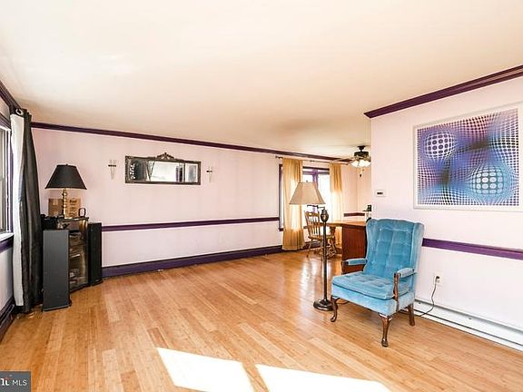3rd image of 1337 E Prospect Ave