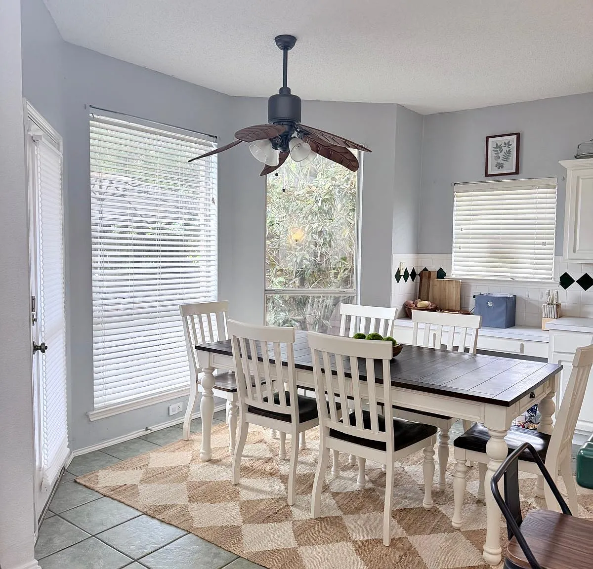 4 bed, 2783 sqft, $2,700 — Photo 3