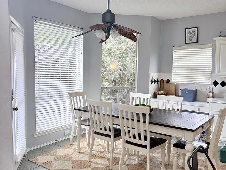3234 Creek Meadow Ln — Photo 3