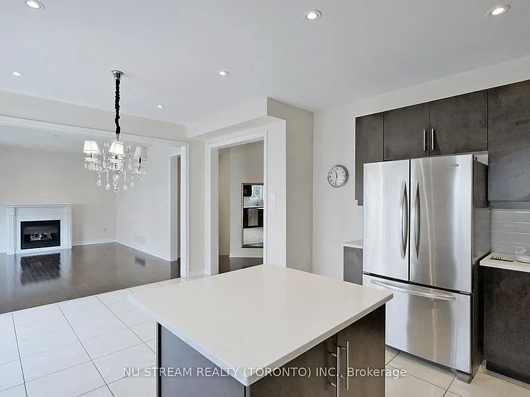 73 Serano Cres — Photo 10