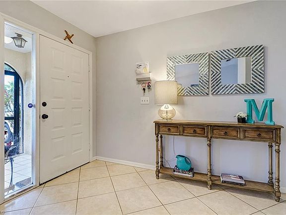 5th image of 2526 SW 52nd St