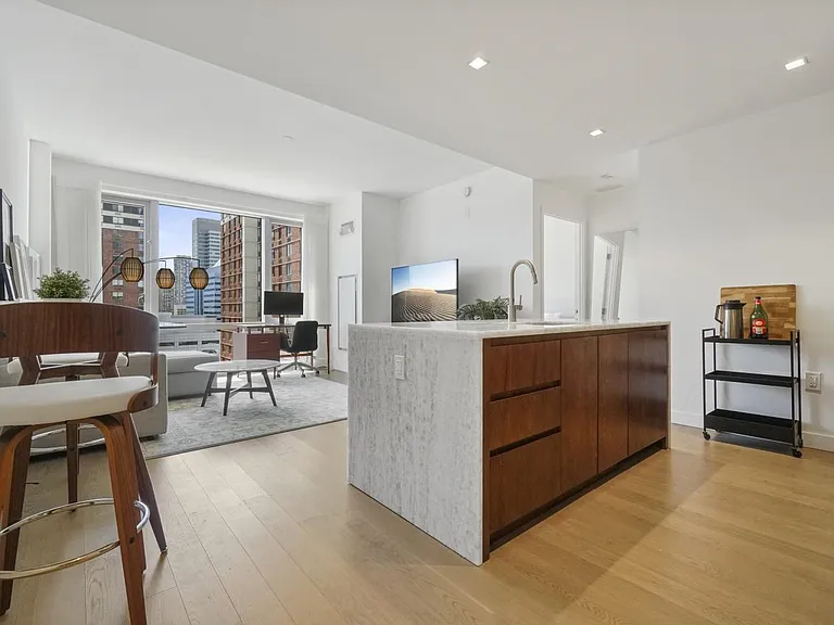 75 Park Ln S #2106 — Photo 4