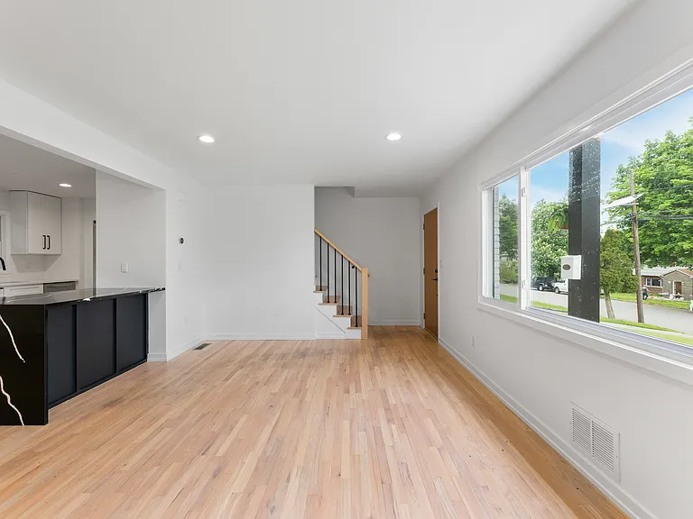 54 Park Ter N — Photo 4