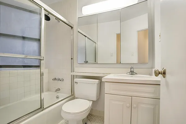 Rented by REAL New York | media 25