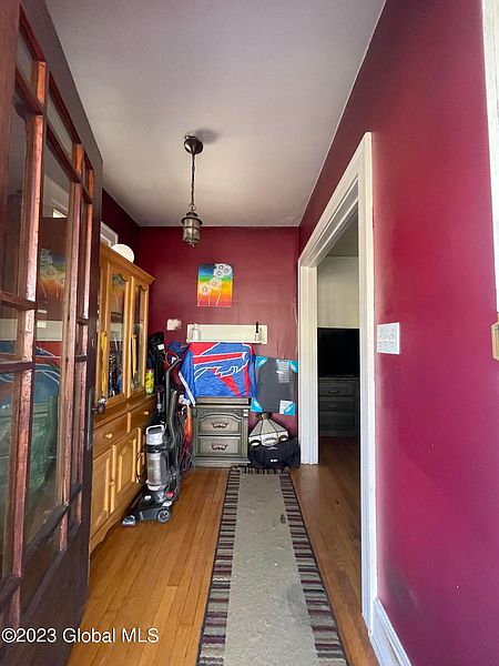 4th image of 360 6th Avenue