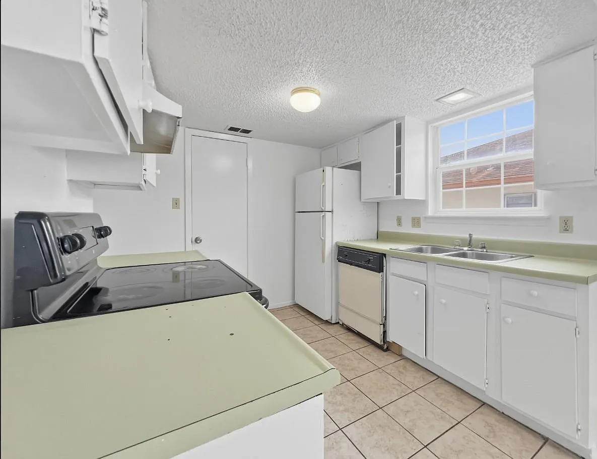 2 bed, 1.0 bath, 775 sqft, $875 — Photo 4