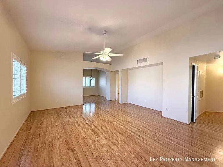 7450 S Eastern Ave #2080 — Photo 2