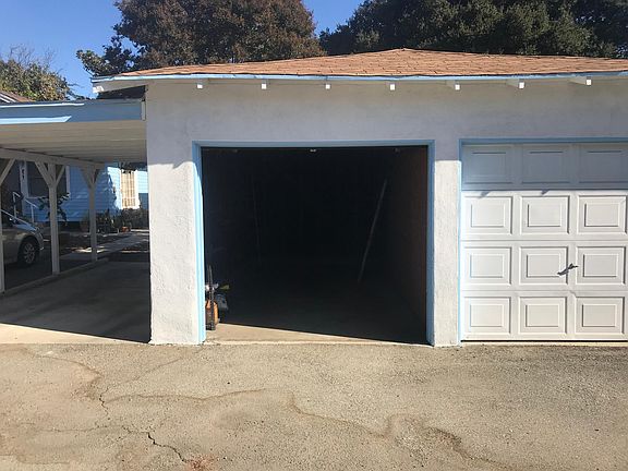 Detached single car garage with electricity, additional car parking available
