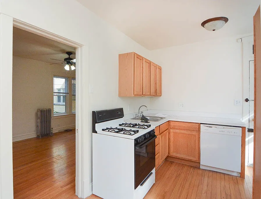4309 N Francisco Ave #G07C