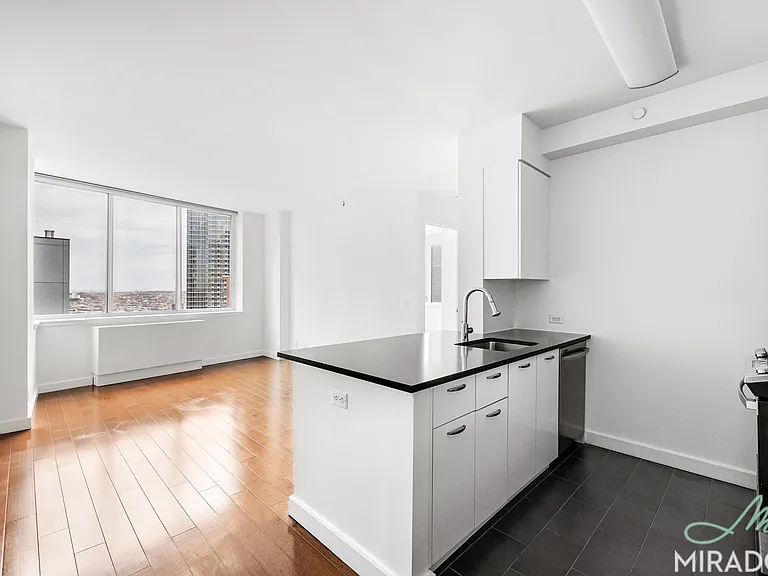 80 Dekalb Ave #34N — Photo 3