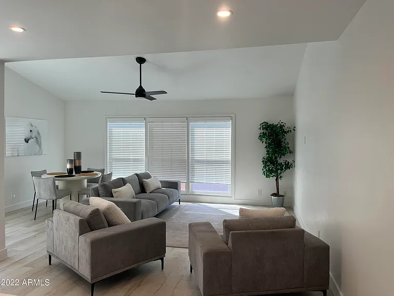 5651 N 79th St #6 — Photo 9