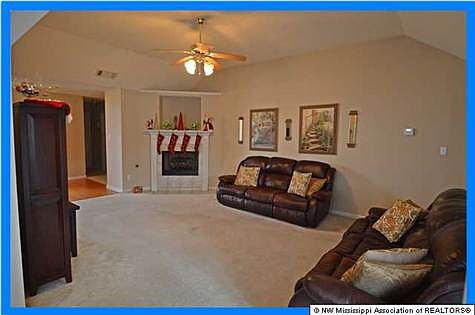4th image of 4873 Graham Lake Dr